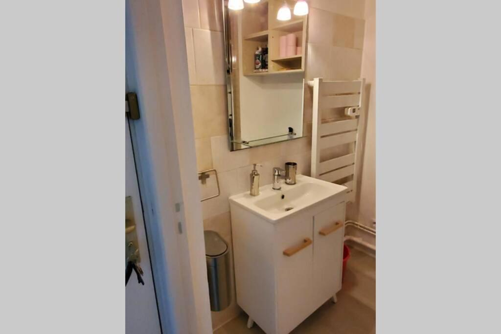 Joli Petit Studio Au Centre De Carry Le Rouet Apartment Luaran gambar