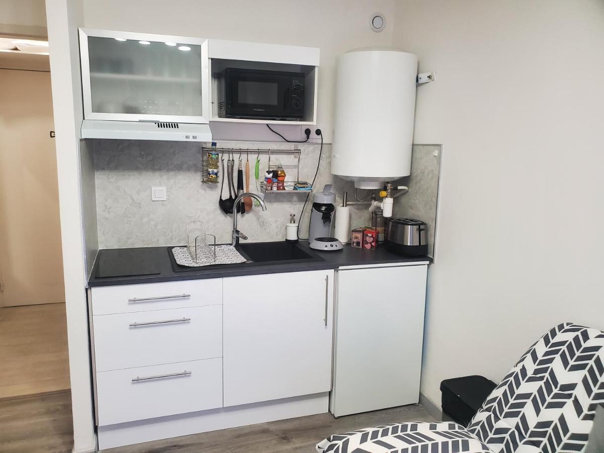 Joli Petit Studio Au Centre De Carry Le Rouet Apartment Luaran gambar